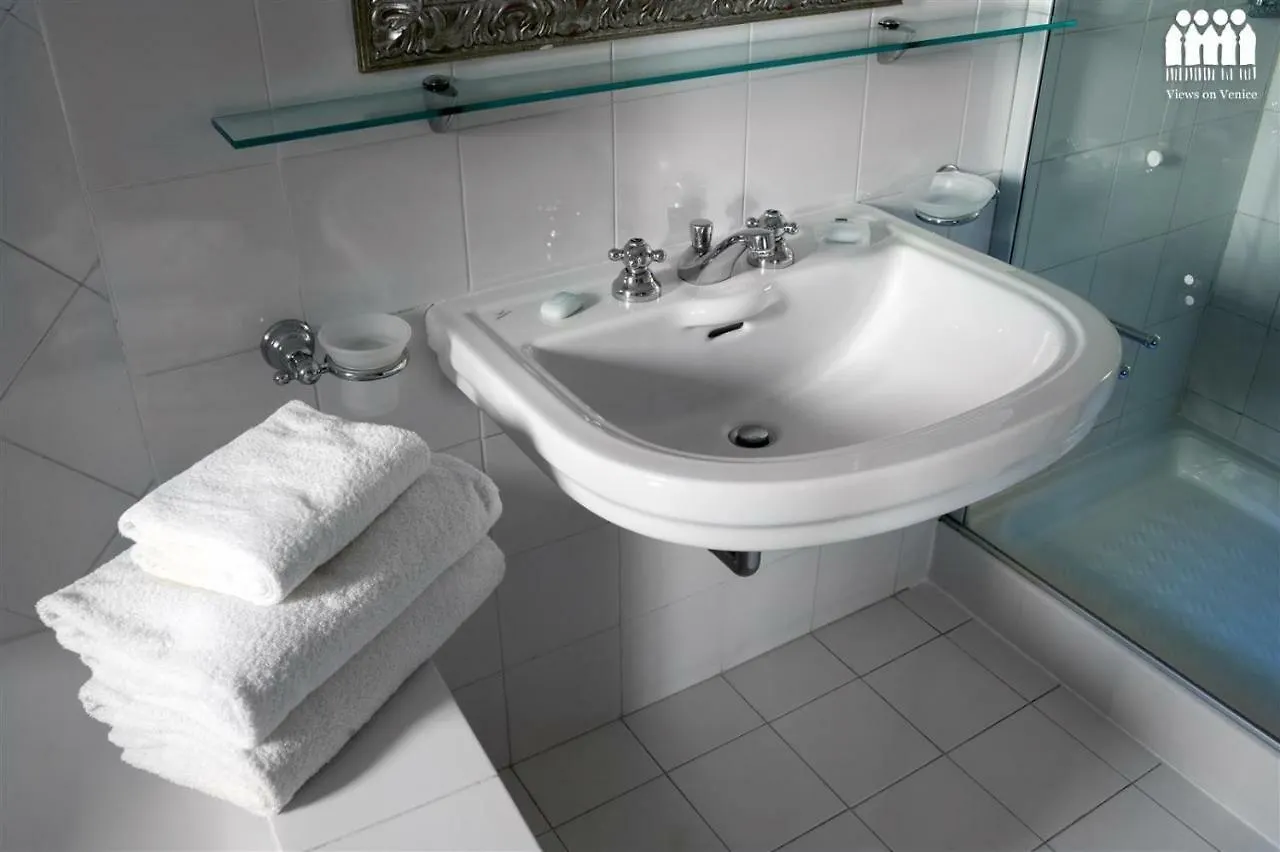 Ca' Cerchieri Mezzanine Apartment Venice Italy