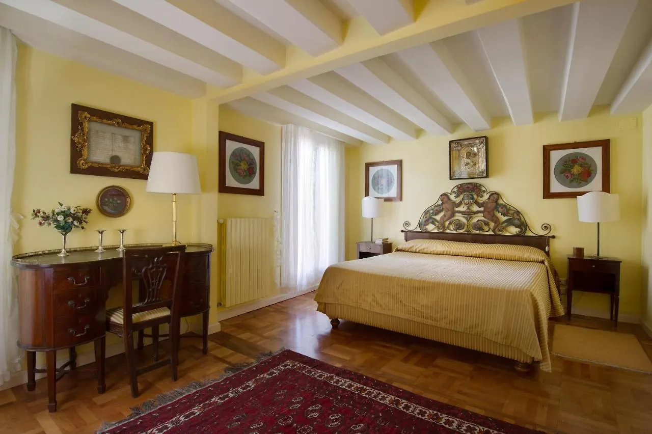 Ca' Cerchieri Mezzanine Apartment Venice Italy